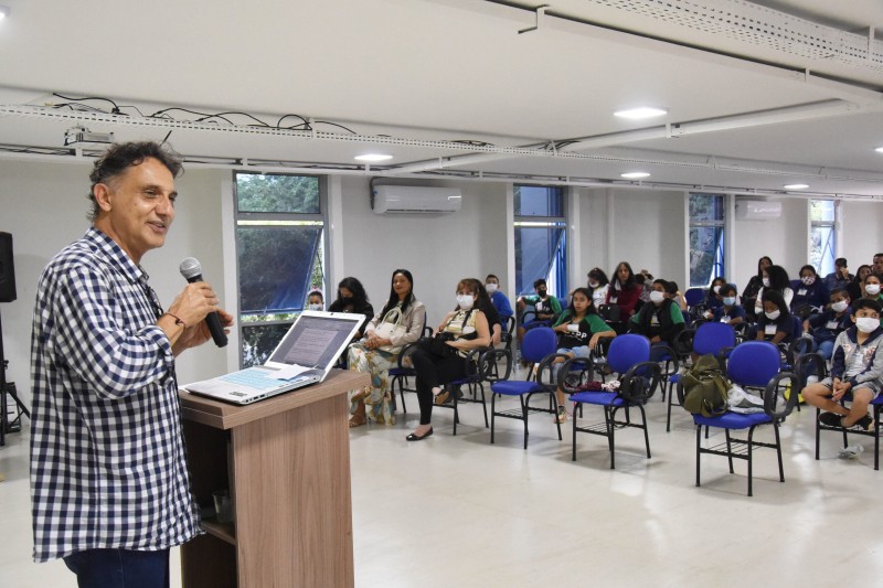 Segundo Tony Marcelo, presidente da comissão do Plano de Urgência pela Paz nas Escolas, a meta é fazer com que o projeto chegue para todos os estudantes da rede em 2023