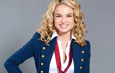 Lua Blanco fez a personagem Roberta em Rebelde, na RECORD. Foto: Reprodução / Internet