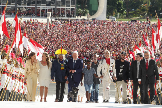 Lula tomou posse no Congresso Nacional neste domingo, 1º, vinte anos após sua primeira eleição