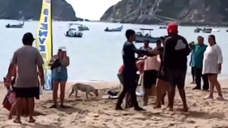 Mãe morre após salvar filha de ataque de tubarão. Foto: Reprodução 