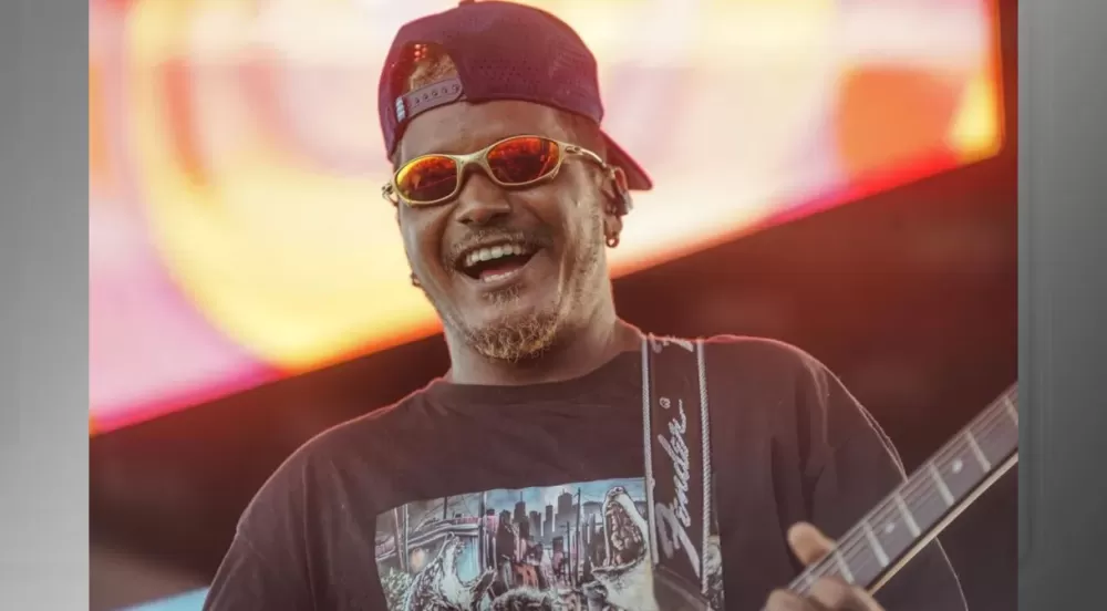 Flávio de Oliveira Silva, o "Fal Silva", guitarrista da banda Afrocidade. Foto: Reprodução