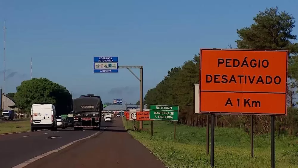 Jerônimo Rodrigues confirma o fim da cobrança de pedágio nas rodovias BR-116 e BR-324; governador busca soluções para as rodovias baianas