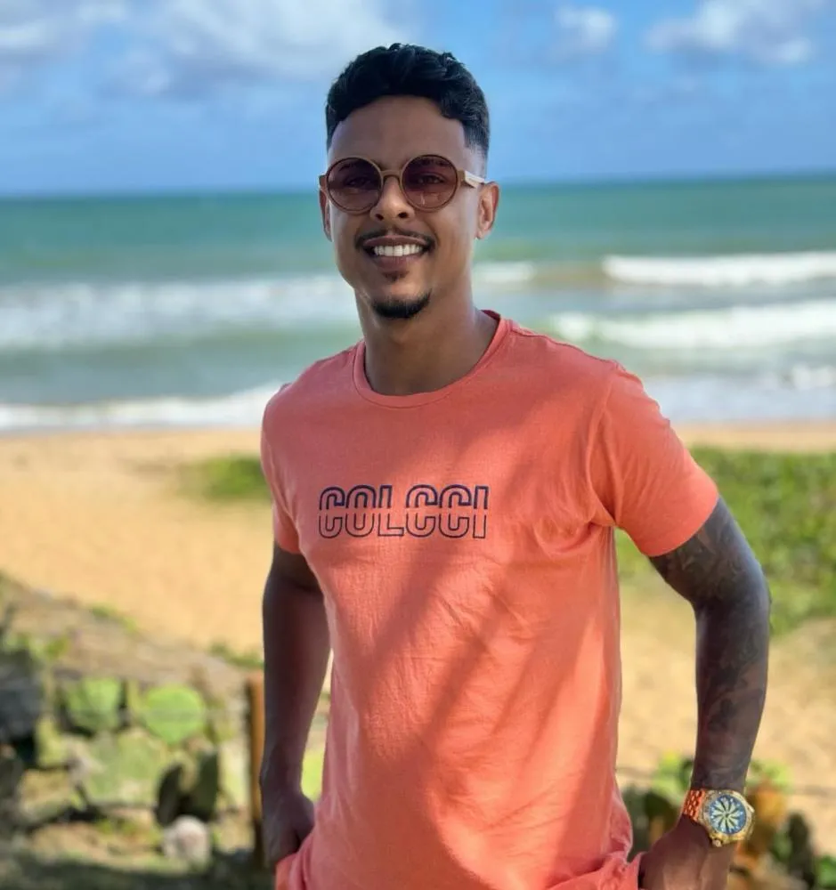 Leonardo ainda tentou fugir, mas foi alvejado fatalmente, caindo na via pública. Foto: Reprodução