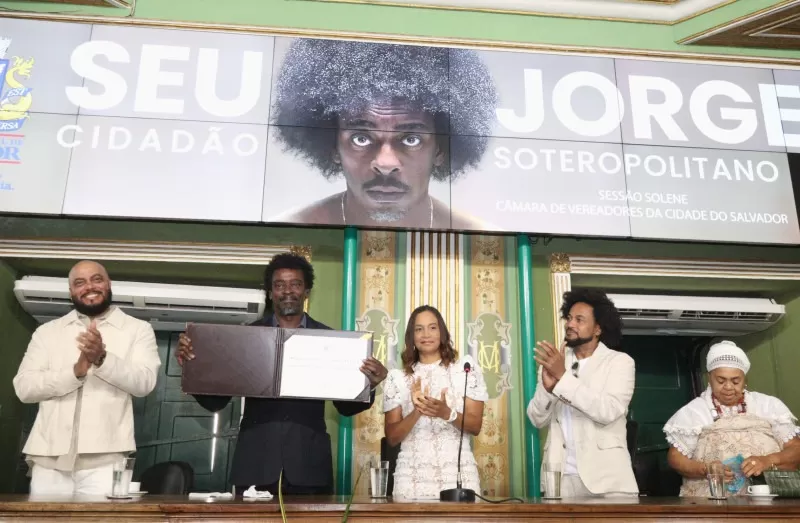 Salvador confere Título de Cidadão ao cantor Seu Jorge em cerimônia emocionante. Foto: Reginaldo Ipê