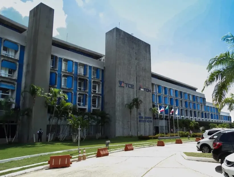 ribunal multa ex-prefeito de Feira de Santana por superfaturamento em contratos. Foto: TCM Ba