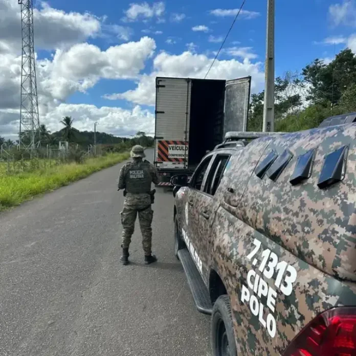 O veículo foi encontrado abandonado em Candeias e apresentado na delegacia. Foto: Divulgação