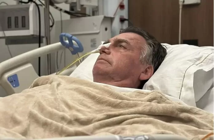 Durante cirurgia para aliviar crises de soluços, Bolsonaro apresenta aumento da pressão e médicos avaliam nova intervenção. Foto: Reprodução / Redes Sociais