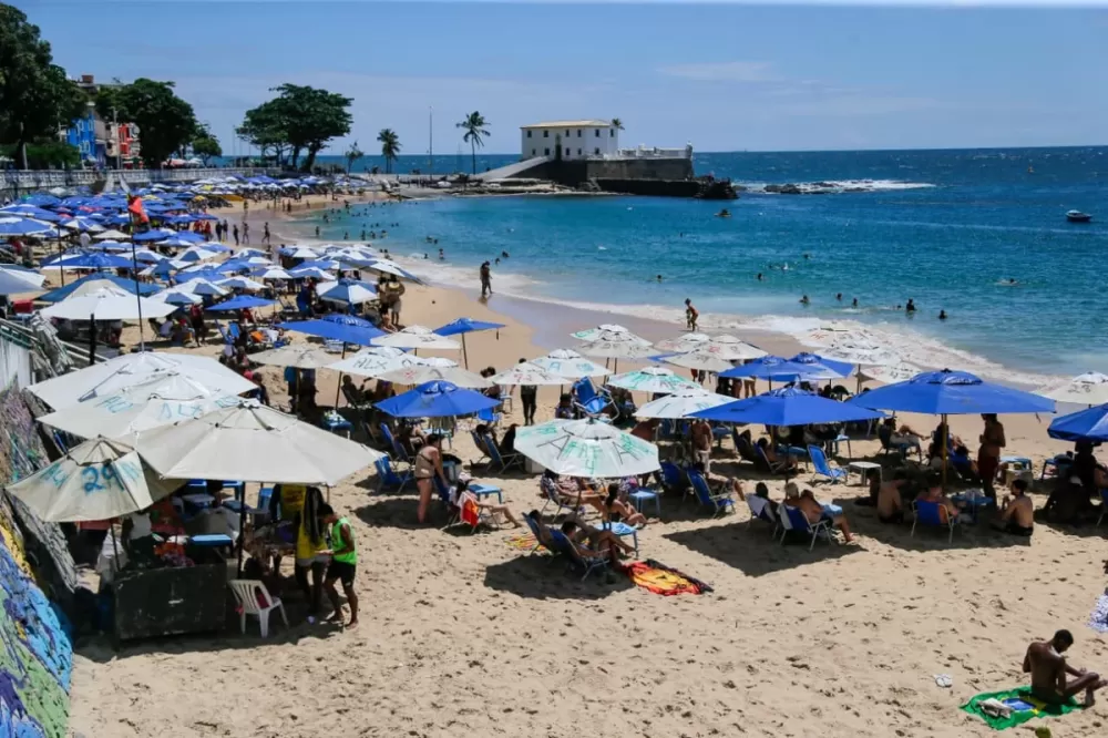 Praia do Porto da Barra em Salvador. Foto: Arisson Marinho/Correio