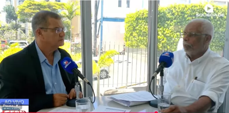 Prefeito Antônio Calmon em entrevista a Rádio Sociedade da Bahia. Foto: Reprodução/Vídeo Youtube