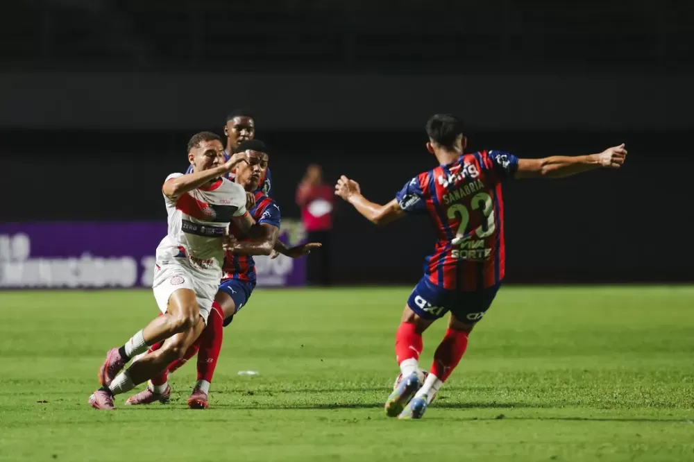 Bahia goleia o Atlético de Alagoinhas por 4 a 2 e avança invicto às semifinais do Baianão