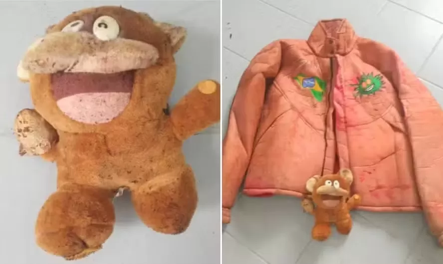 Objetos deixados por parentes em caixão de integrantes dos Mamonas Assassinas são encontrados intactos. Foto: Jorge Santana/ Arquivo pessoal