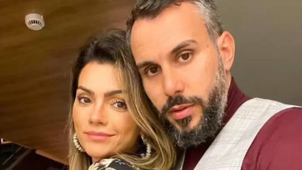 Marido de Kelly Key sofre AVC aos 44 anos e é internado em Portugal