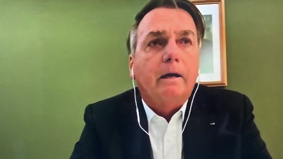 Na Jovem Pan, Bolsonaro chora ao falar sobre operação da PF em sua casa. Créditos: Reprodução/ redes sociais