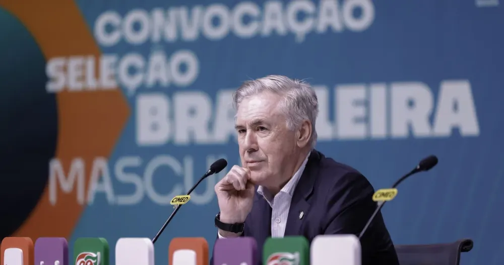 O técnico Carlo Ancelotti anunciou na tarde desta segunda-feira (18/5) a lista dos 26 jogadores convocados para defender a Seleção Brasileira na Copa do Mundo 2026. Foto: Internet