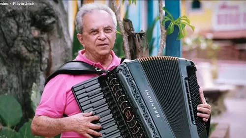 O cantor e compositor Flávio José, considerado um dos maiores expoentes do forró tradicional. Reprodução/ Vídeo