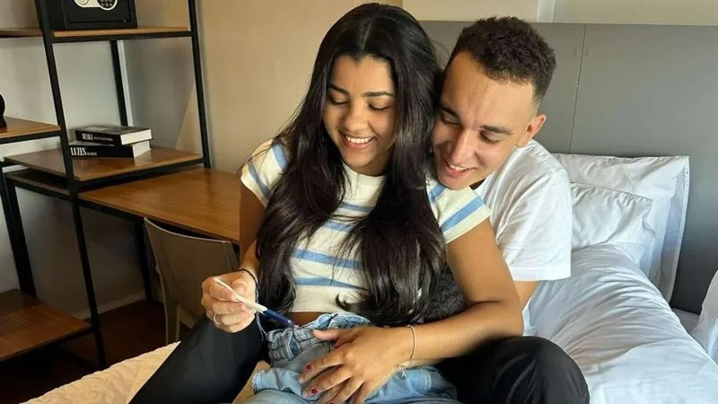 João Gomes e a namorada anunciam que serão pais. Reprodução/Instagram