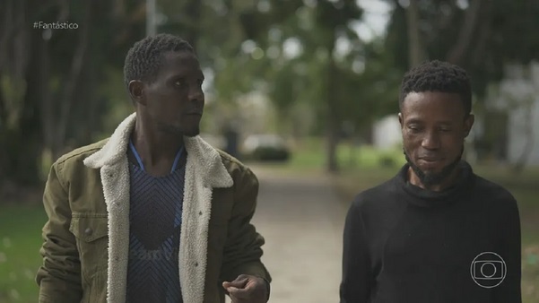 Eles viajaram escondidos no leme do navio. Crédito: Reprodução/TV Globo